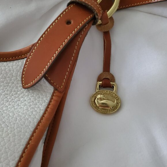 NWOT Vintage Dooney & Bourke WHITE  AWL Cavalry Collection, Ammunition Pouch - Picture 4 of 16
